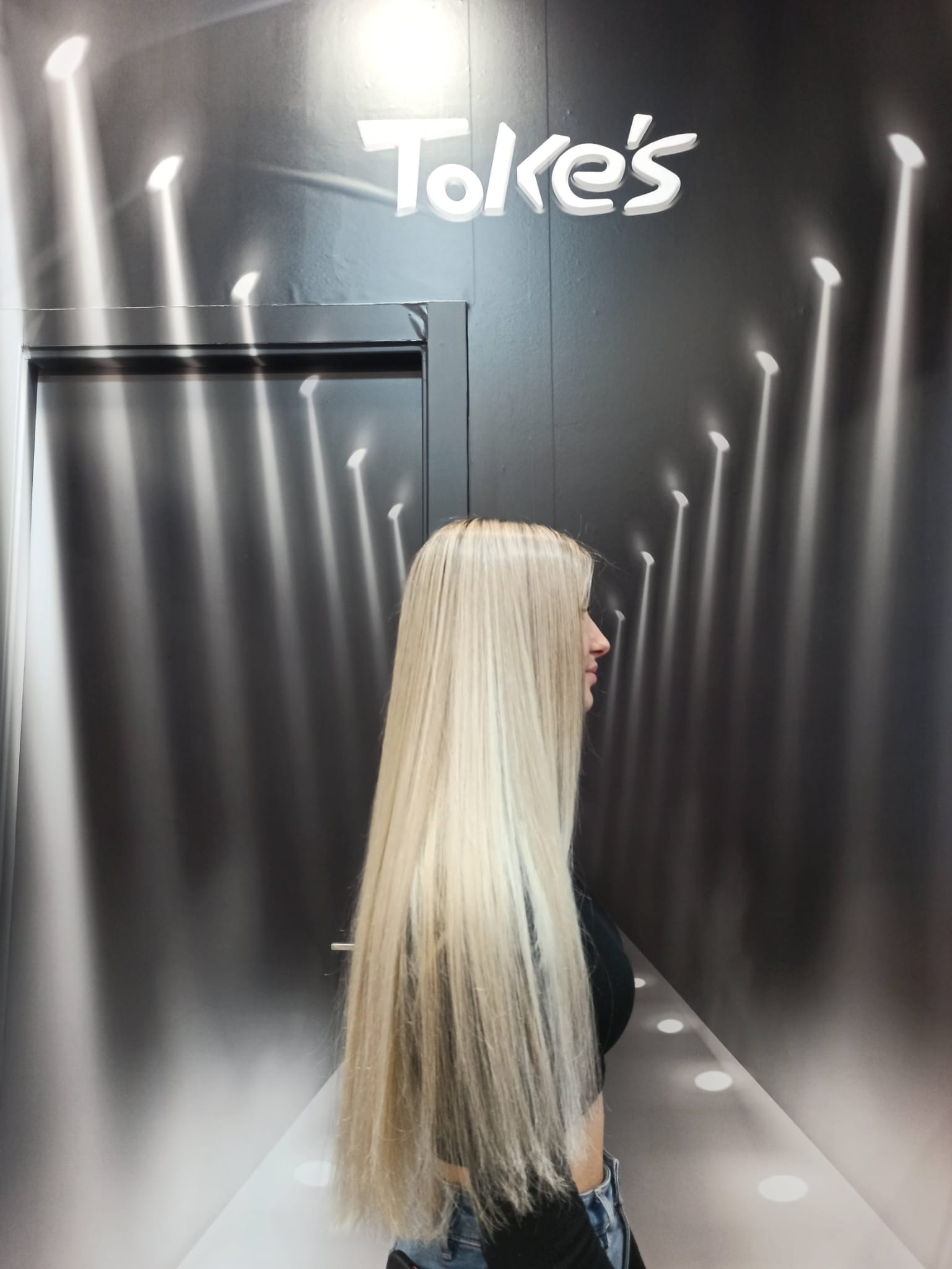 Melena rubia platino lisa